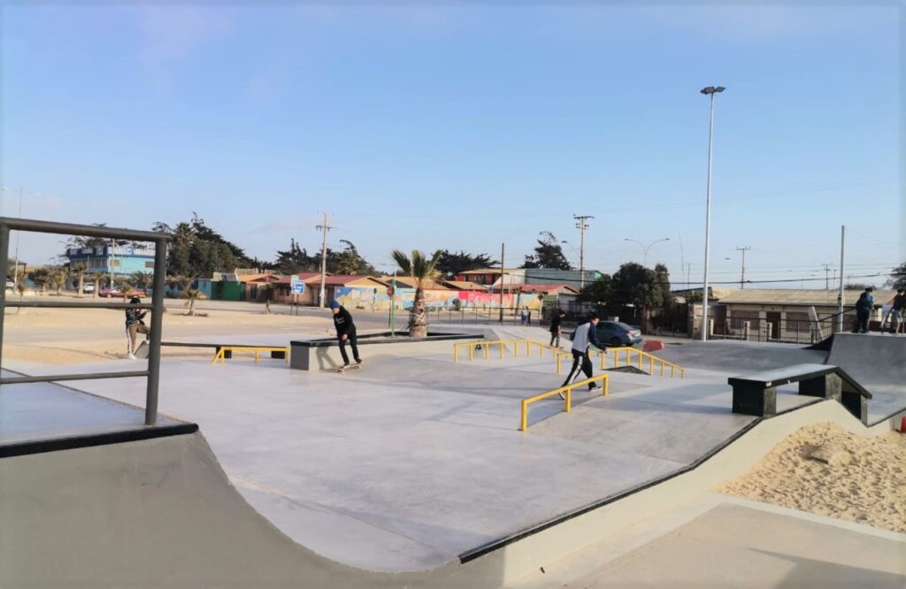¿Cuáles son algunos de los beneficios que los skatepark dan a las comunidades?